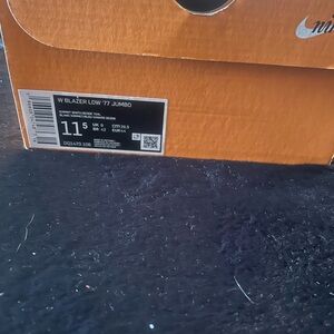 Nike Blazer Low 77 Jumbo in white and blue